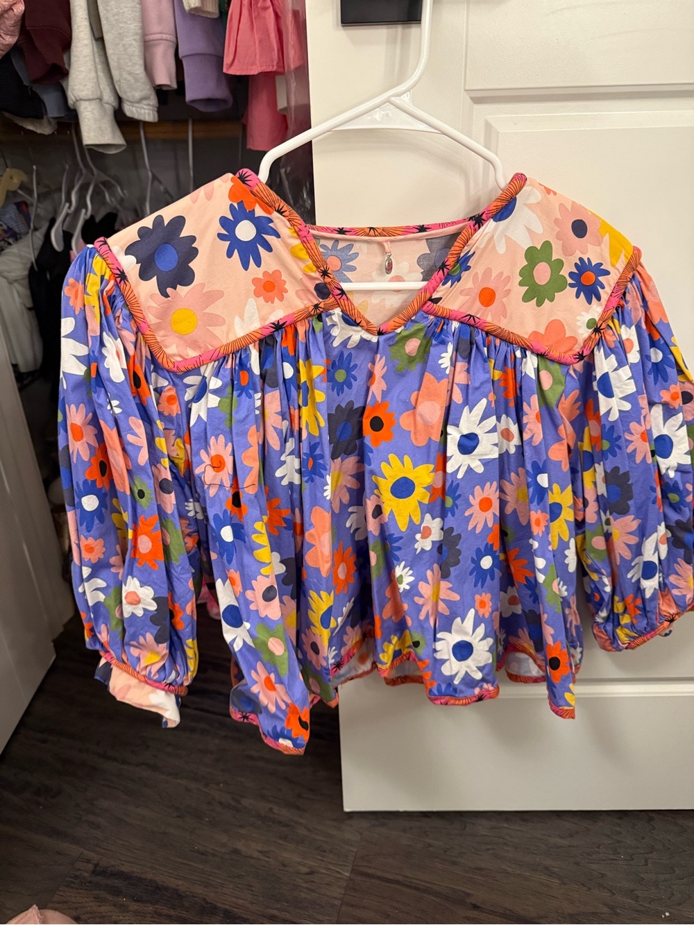 Celia B flower top - Picture 1 of 3